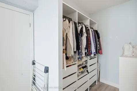 18 Harbour Street Toronto ON M5J 2Z6