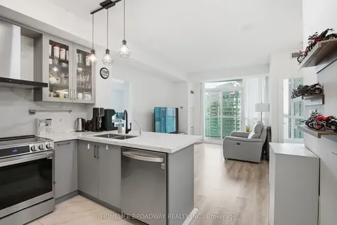 18 Harbour Street Toronto ON M5J 2Z6