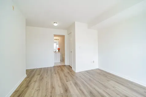 18 Valley Woods Road Toronto ON M3A 0A1