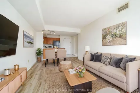 18 Valley Woods Road Toronto ON M3A 0A1