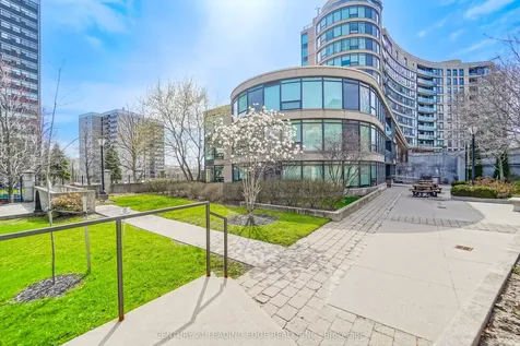 18 Valley Woods Road Toronto ON M3A 0A1