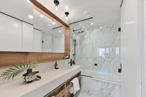 505 Richmond Street W Toronto ON M5V 1Y3