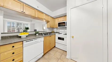 5 Everson Drive Toronto ON M2N 7C3