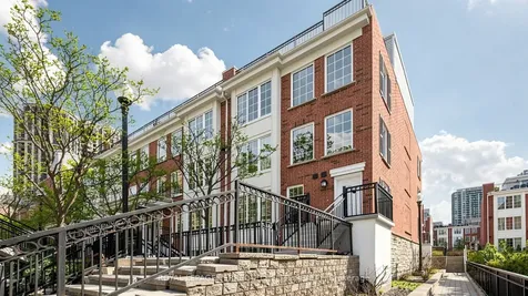 5 Everson Drive Toronto ON M2N 7C3