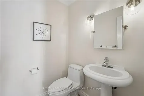 8 Crimson Millway N/a Toronto ON M2L 1T6
