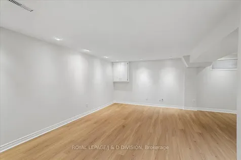 8 Crimson Millway N/a Toronto ON M2L 1T6