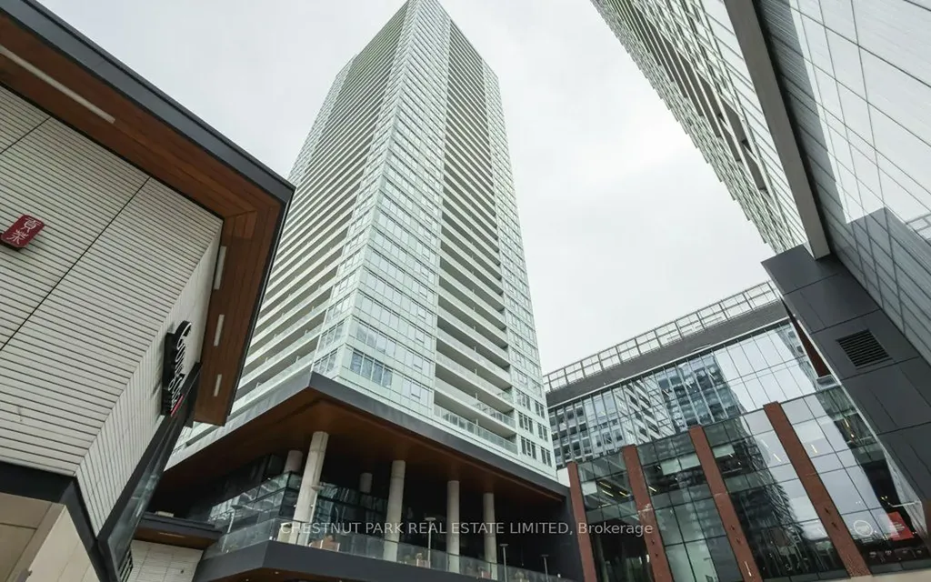 17 Bathurst Street Toronto ON M5V 0N1