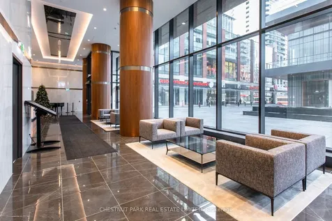 17 Bathurst Street Toronto ON M5V 0N1