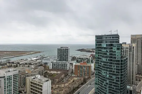 17 Bathurst Street Toronto ON M5V 0N1