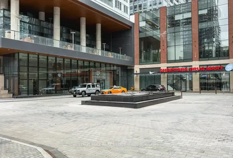 17 Bathurst Street Toronto ON M5V 0N1