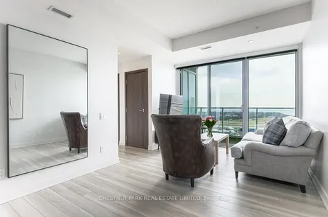 17 Bathurst Street Toronto ON M5V 0N1