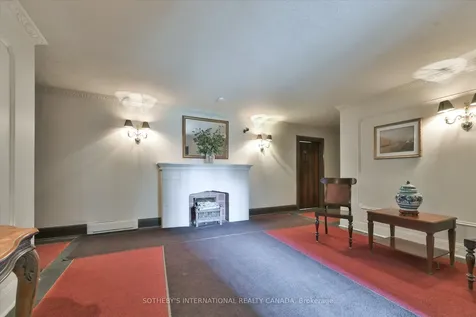 100 Oriole Parkway Toronto ON M5P 2G8
