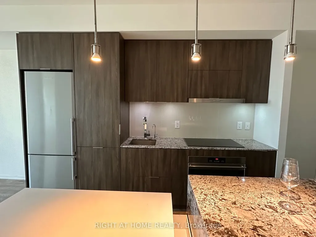 1 Bloor Street E Toronto ON M4W 0A8