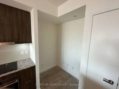 1 Bloor Street E Toronto ON M4W 0A8