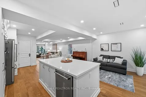 98 Poyntz Avenue Toronto ON M2N 1J2