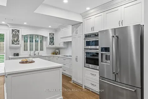98 Poyntz Avenue Toronto ON M2N 1J2