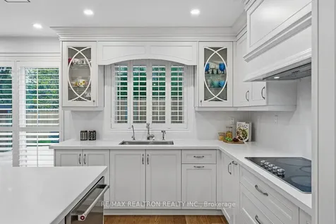 98 Poyntz Avenue Toronto ON M2N 1J2