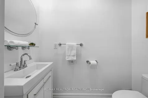 98 Poyntz Avenue Toronto ON M2N 1J2