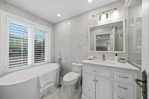 98 Poyntz Avenue Toronto ON M2N 1J2