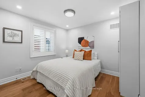 98 Poyntz Avenue Toronto ON M2N 1J2