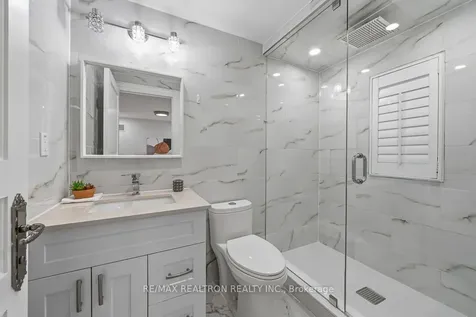 98 Poyntz Avenue Toronto ON M2N 1J2