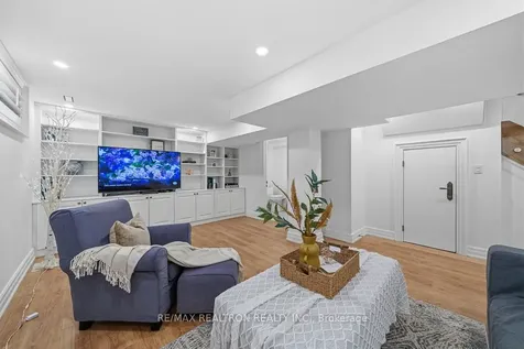98 Poyntz Avenue Toronto ON M2N 1J2