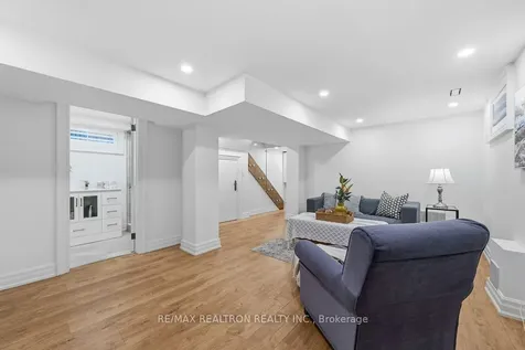98 Poyntz Avenue Toronto ON M2N 1J2