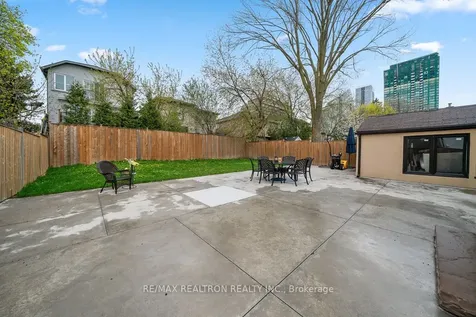 98 Poyntz Avenue Toronto ON M2N 1J2