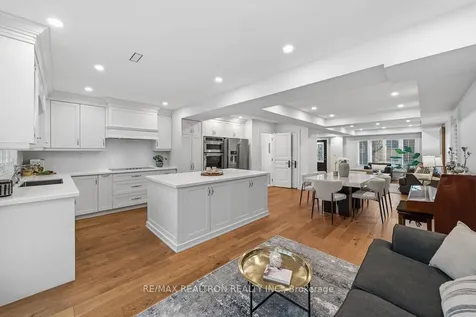 98 Poyntz Avenue Toronto ON M2N 1J2