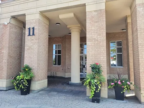 11 Thorncliffe Park Drive Toronto ON M4H 1P3