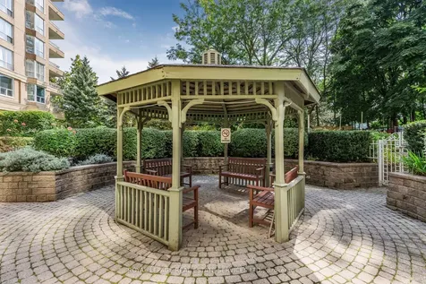 11 Thorncliffe Park Drive Toronto ON M4H 1P3