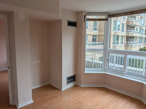 11 Thorncliffe Park Drive Toronto ON M4H 1P3