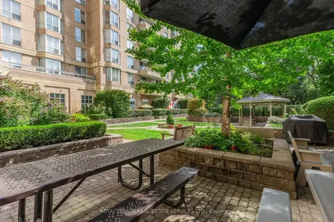 11 Thorncliffe Park Drive Toronto ON M4H 1P3