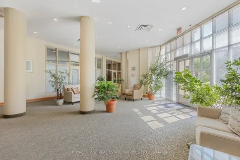 11 Thorncliffe Park Drive Toronto ON M4H 1P3