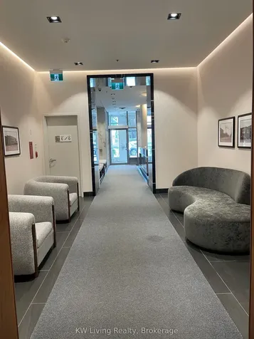 736 Spadina Avenue Toronto ON M5S 2J6
