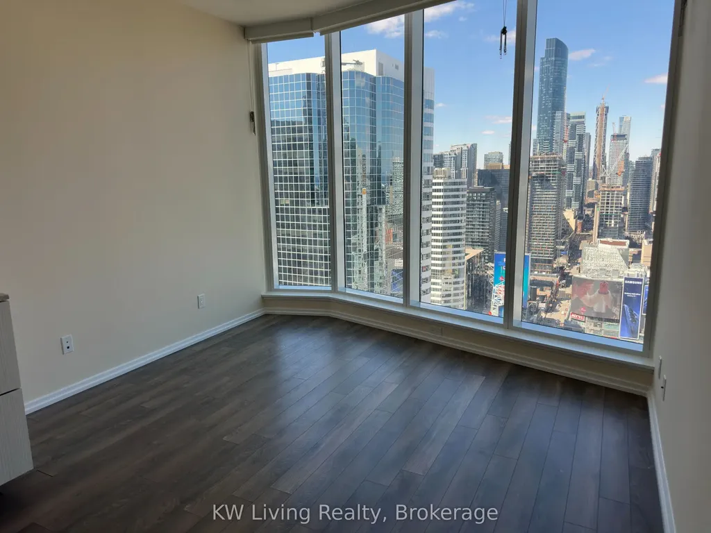 197 Yonge Street Toronto ON M5B 1M4