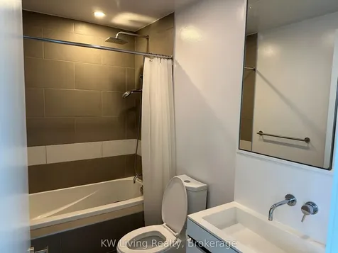 197 Yonge Street Toronto ON M5B 1M4