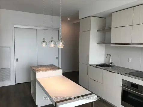 197 Yonge Street Toronto ON M5B 1M4