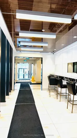 32 Forest Manor Road Toronto ON M2J 1M1