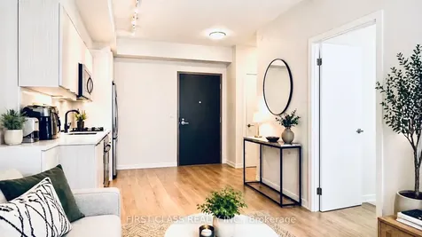 32 Forest Manor Road Toronto ON M2J 1M1
