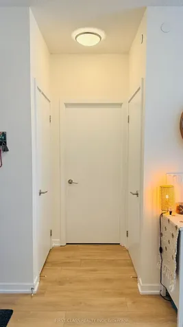 32 Forest Manor Road Toronto ON M2J 1M1