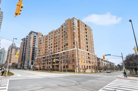 88 Grandview Way Toronto ON M2N 6V6