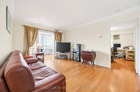 88 Grandview Way Toronto ON M2N 6V6