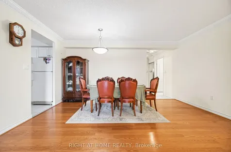 88 Grandview Way Toronto ON M2N 6V6