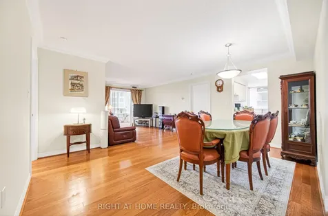 88 Grandview Way Toronto ON M2N 6V6