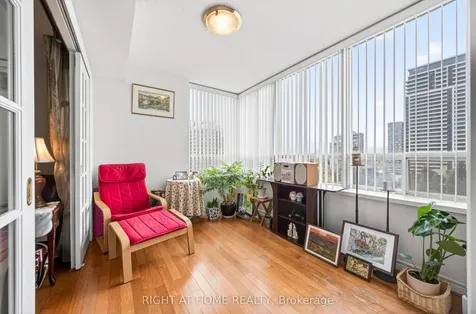88 Grandview Way Toronto ON M2N 6V6