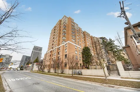 88 Grandview Way Toronto ON M2N 6V6