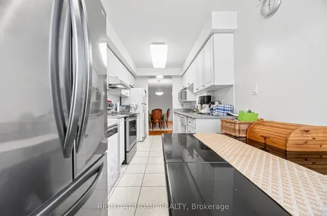 88 Grandview Way Toronto ON M2N 6V6