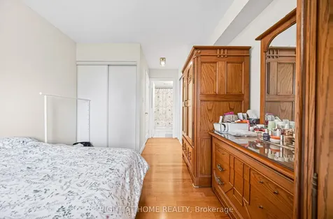 88 Grandview Way Toronto ON M2N 6V6