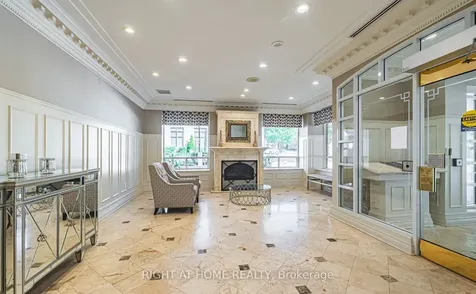 88 Grandview Way Toronto ON M2N 6V6